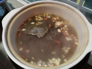 围着水炉吃暖锅的做法步调：2