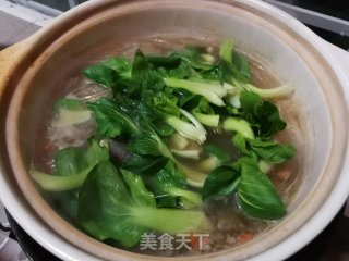 围着水炉吃暖锅的做法步调：7