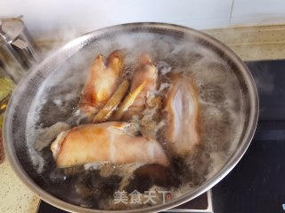 卤猪蹄的做法步调：4