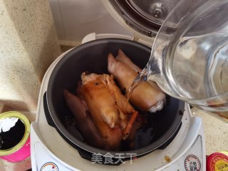 卤猪蹄的做法步调：12