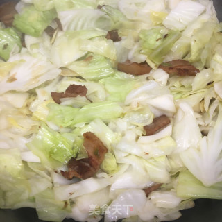 五花肉炒包心菜的做法步调：4