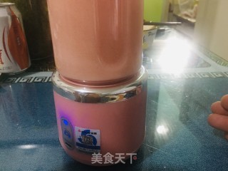 草莓汁的做法步调：3