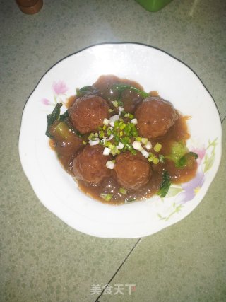 浅易版狮子头的做法步调：16