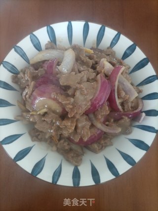 洋葱炒牛肉的做法步调：9