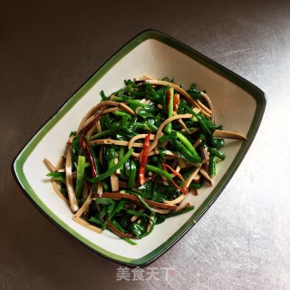 鸡蛋干拌韭菜的做法步调：13