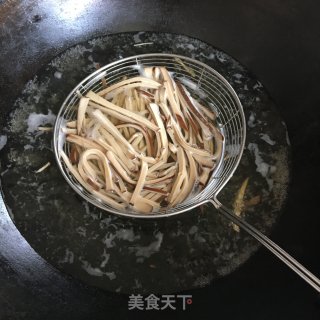 鸡蛋干拌韭菜的做法步调：7