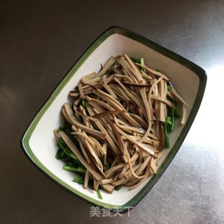 鸡蛋干拌韭菜的做法步调：9