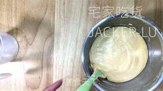 星巴克卡斯特推蛋糕，齐蛋法建造，浓浓喷鼻气鼓鼓，奶油甘美。的做法步调：8