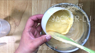 星巴克卡斯特推蛋糕，齐蛋法建造，浓浓喷鼻气鼓鼓，奶油甘美。的做法步调：7