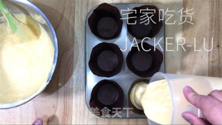 星巴克卡斯特推蛋糕，齐蛋法建造，浓浓喷鼻气鼓鼓，奶油甘美。的做法步调：9