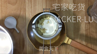 星巴克卡斯特推蛋糕，齐蛋法建造，浓浓喷鼻气鼓鼓，奶油甘美。的做法步调：13