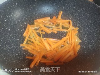 胡萝卜炒牛肉的做法步调：2