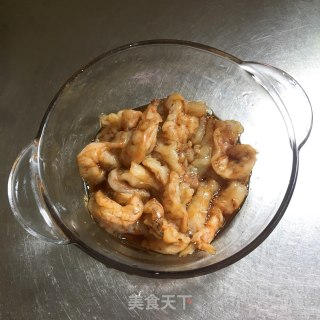 青椒虾仁的做法步调：2