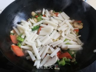 冬笋蘑菇芥菜炒年糕的做法步调：6