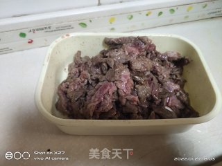 芹菜炒牛肉的做法步调：3