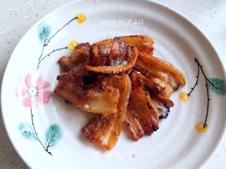 喷鼻煎五花肉的做法步调：8