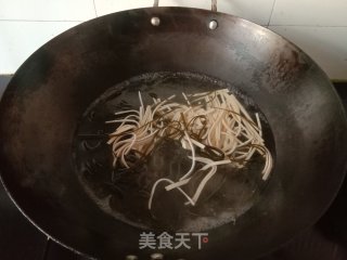 千张炒海带丝的做法步调：2