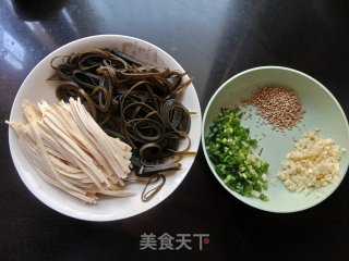 千张炒海带丝的做法步调：1