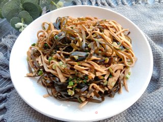 千张炒海带丝的做法步调：9