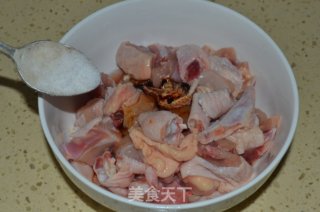 干煸辣子鸡的做法步调：3