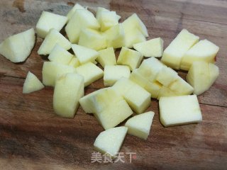 白薯苹果白枣汤的做法步调：3