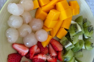 牛奶生果捞的做法步调：2