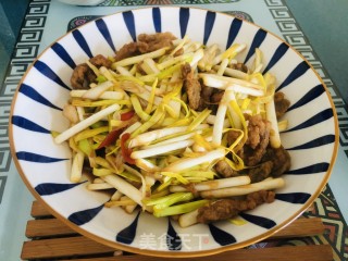 蒜黄过油肉的做法步调：6