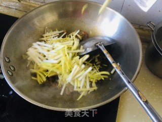 蒜黄过油肉的做法步调：4