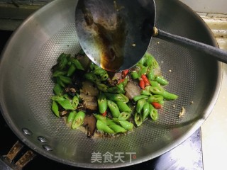 青椒酱油肉的做法步调：4