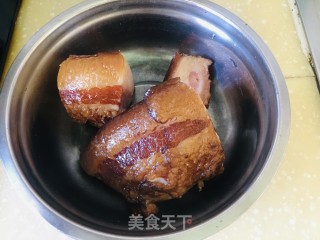 青椒酱油肉的做法步调：1
