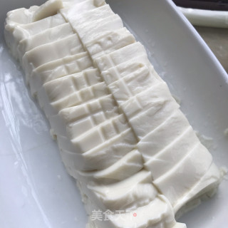 内乱脂豆腐拌京彩的做法步调：2