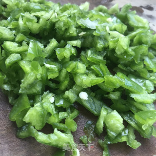 内乱脂豆腐拌京彩的做法步调：3