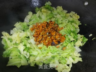 蟹黄利剑菜脚擀里的做法步调：5