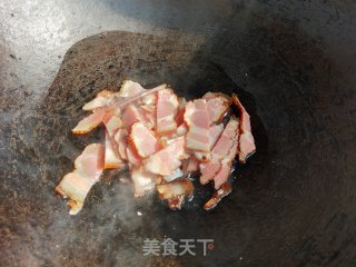 蒜苗炒腊肉的做法步调：3