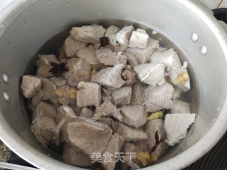 便宜肉紧的做法步调：2