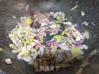牛肉洋葱炒饭的做法步调：3