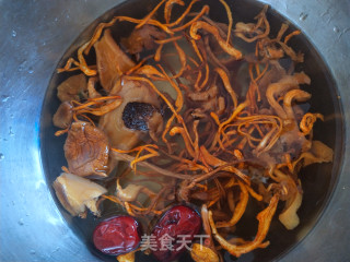 菌汤排骨炖冬瓜的做法步调：2