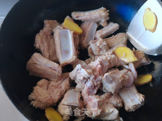 菌汤排骨炖冬瓜的做法步调：5