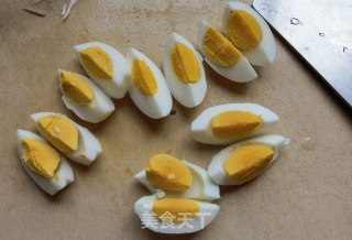 凉拌火煮蛋的做法步调：3