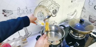酸爽丸子汤的做法步调：7