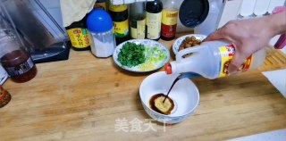 酸爽丸子汤的做法步调：2