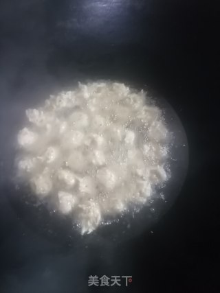 足板薯丸子的做法步调：6