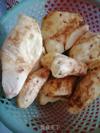 足板薯丸子的做法步调：1