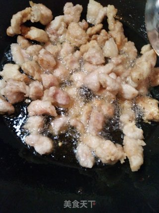 熘肉段的做法步调：10