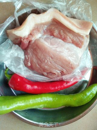 熘肉段的做法步调：1