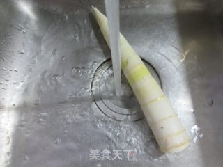 雷笋炒牛百叶的做法步调：2