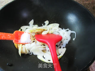 雷笋炒牛百叶的做法步调：7