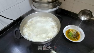 酸汤馄饨的做法步调：6