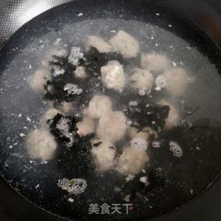裙带菜肉丸汤的做法步调：9