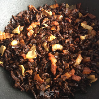 五花肉炒萝卜干的做法步调：8